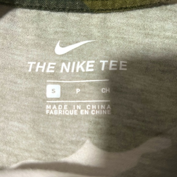 Nike Men’s Camouflage Long Sleeve Top Size S - Picture 3 of 4
